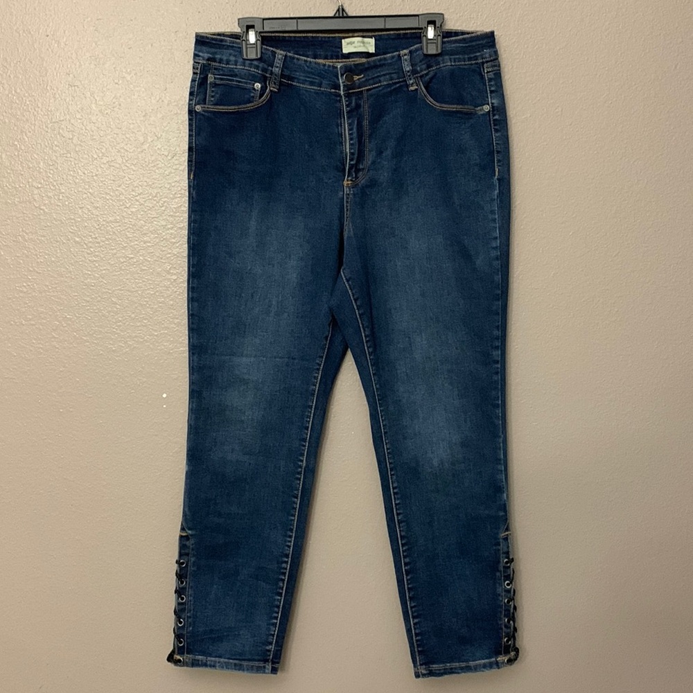 Sugar Magnolia High Rise Laced Ankle Cropped Jeans size 16. Color: Blue